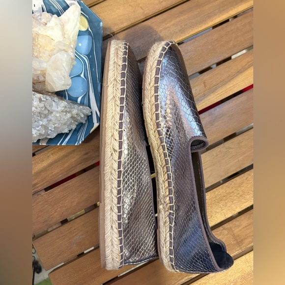 Dolce Vita Metallic Snakeskin Print Flats, sz 9 - Picture 6 of 11